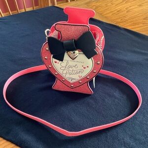 NWT Betsey Johnson Limited Edition, Crush Provoking, Love Potion Crossbody